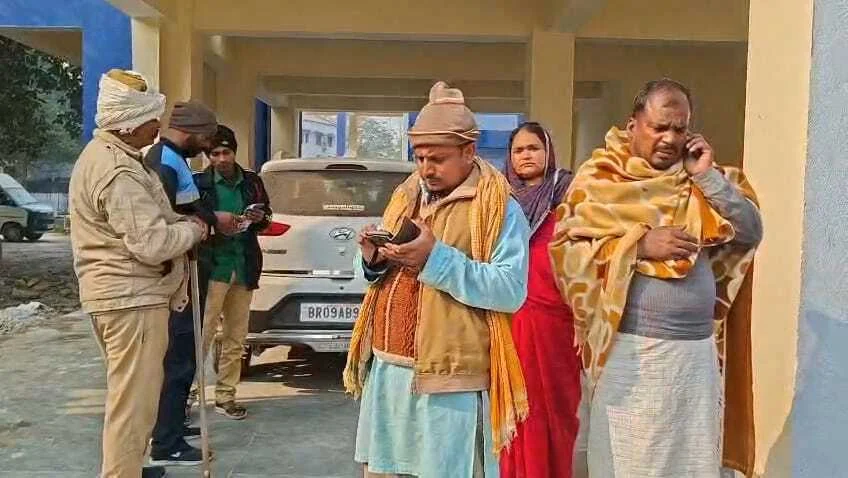 नालंदा: बच्चो के विवाद को लेकर एक किशोर को पीट-पीटकर किया अधमरा, इलाज के दौरान हुई मौत, महिला समेत पांच जख़्मी 2