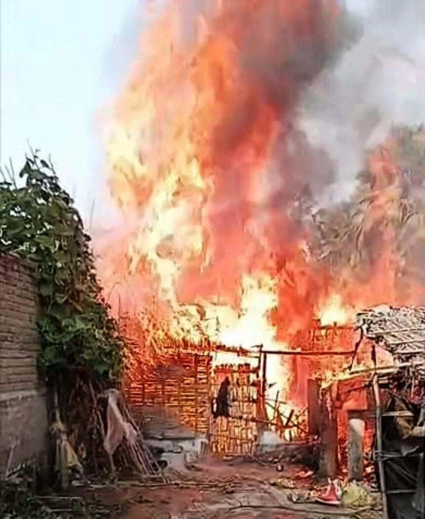 समस्तीपुर: प्रशासन की बड़ी लापरवाही, सूचना के 2 घंटे बाद भी नहीं पहुंची दमकल; आग लगने से सब कुछ जलकर राख 1