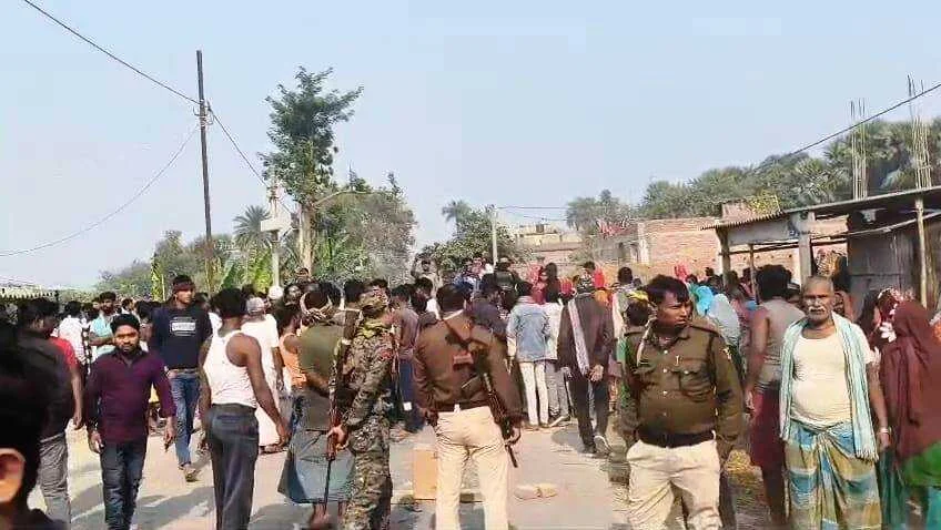 समस्तीपुर: स्कूल जा रही 7 वर्षीय छात्रा को पिकअप ने कुचला, मौत के बाद लोगों ने किया सड़क जाम 3