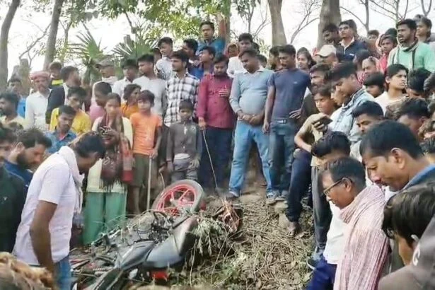 समस्तीपुर: पटोरी थाना के सीताहीया चौर में युवक का शव मिलने से सनसनी, पुलिस को हत्या की आशंका 5