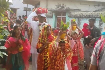 वीरपुर में पांच दिवसीय श्रीमद भागवत कथा को लेकर निकाली गई भव्य शोभा यात्रा 81