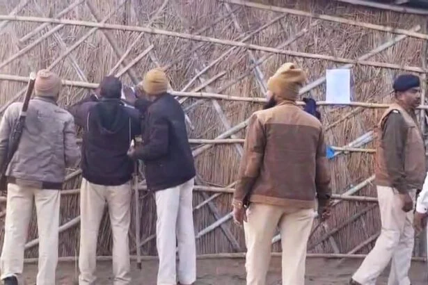  बेगूसराय हत्याकांड: कपड़ा व्यवसायी के हत्यारोपी के घर ढोल बजाकर पुलिस ने चिपकाया इश्तिहार 1