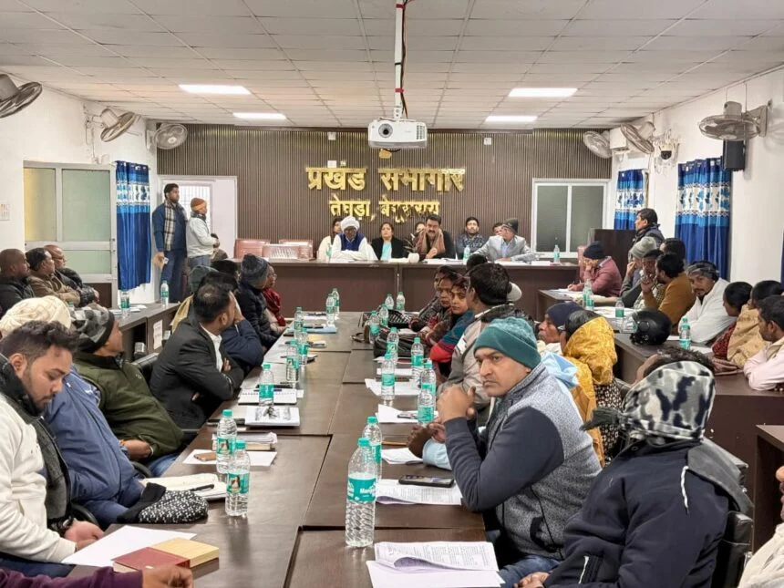 प्रखंड स्तरीय समिति की बैठक में विभागीय कार्यों की समीक्षा, अंचल अधिकारी व थाना अध्यक्ष की अनुपस्थिति पर जताई गई कड़ी नाराजगी 1