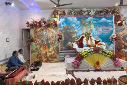 माया में लीन लोग ईश्वर को नहीं पहचान पाते हैं : कथा वाचिका कंचन दीदी 77