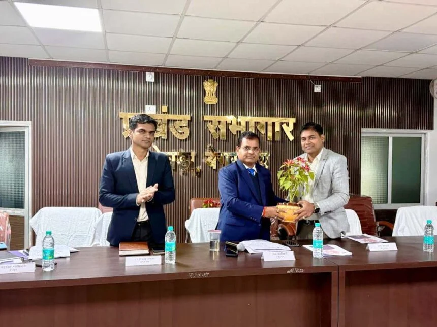 तेघड़ा प्रखंड में नव प्रभार ग्रहण करने के बाद जिला पदाधिकारी का दौरा, सभी विभागों के साथ हुई सख्त समीक्षात्मक बैठक 1