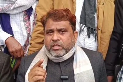 “हिजाव विवाद पर AIMIM विधायक अख्तरुल इमाम का हमला, गिरिराज सिंह के बयान को बताया नफरती ”विधायक बोले गिरिराज सिंह पद की मर्यादा भूल रहे हैं” 17