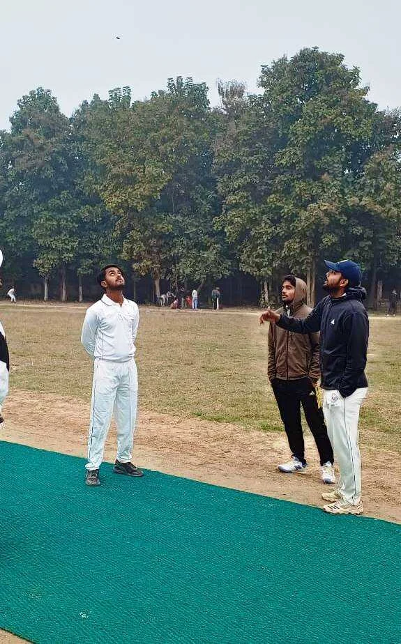 LNMU अंतर महाविद्यालय क्रिकेट: पीजी एथलेटिक्स का जलवा, रोसड़ा को हराकर अगले चरण में बनाई जगह 3