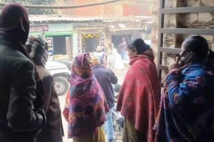 बेगूसराय में बैखौफ अपराधियों ने दिन दहाड़े युवक को गोली मारकर किया घायल, हथियार लहराते अपराधी फरार, लोगों में दहशत का माहौल 51