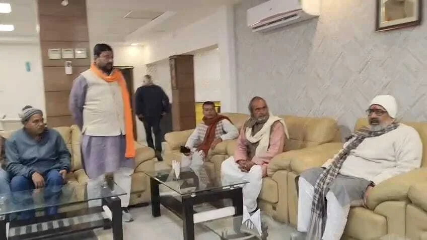 ममता बनर्जी के बंगाल में 'बांग्लादेश' जैसे हालात, मुस्लिम वोट बैंक के लिए हो रहा हिंदुओं पर जुल्म: गिरिराज सिंह 2