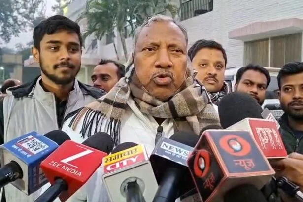 नालंदा: बांग्लादेश में हिंदुओं पर हमले को लेकर जदयू सांसद कौशलेंद्र कुमार ने जताई चिंता,कहा बांग्लादेश में हिंदुओं पर अत्याचार गंभीर 5