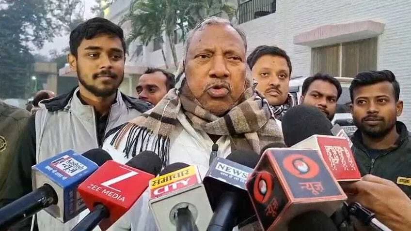 नालंदा: बांग्लादेश में हिंदुओं पर हमले को लेकर जदयू सांसद कौशलेंद्र कुमार ने जताई चिंता,कहा बांग्लादेश में हिंदुओं पर अत्याचार गंभीर 8