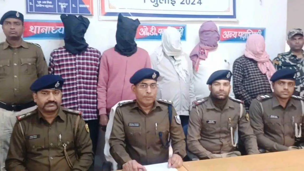 एसटीएफ और नालंदा पुलिस की संयुक्त कार्रवाई, रहुई थाना क्षेत्र के पितौजिया गांव मे छापेमारी कर एक देसी कट्टा एक देशी पिस्तौल चार जिंदा कारतूस एक मैगजीन व मोबाइल फोन किया बरामद, पांच आरोपी गिरफ्तार 10
