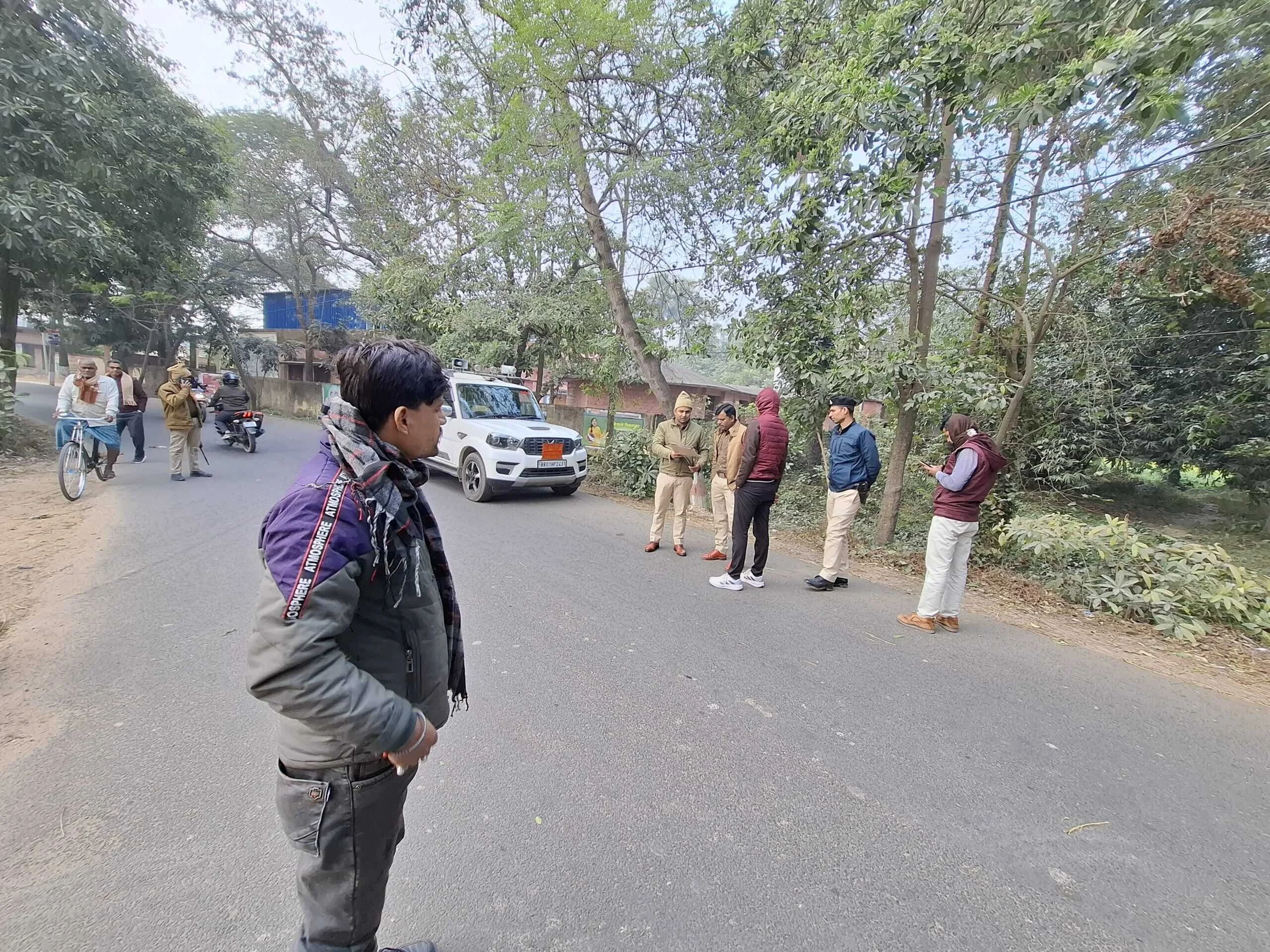 बेगूसराय के भगवानपुर में दिनदहाड़े लूट: हथियार के बल पर फाइनेंस कर्मी से 37 हजार छीने, नकाबपोश बदमाशों ने दिया वारदात को अंजाम 3