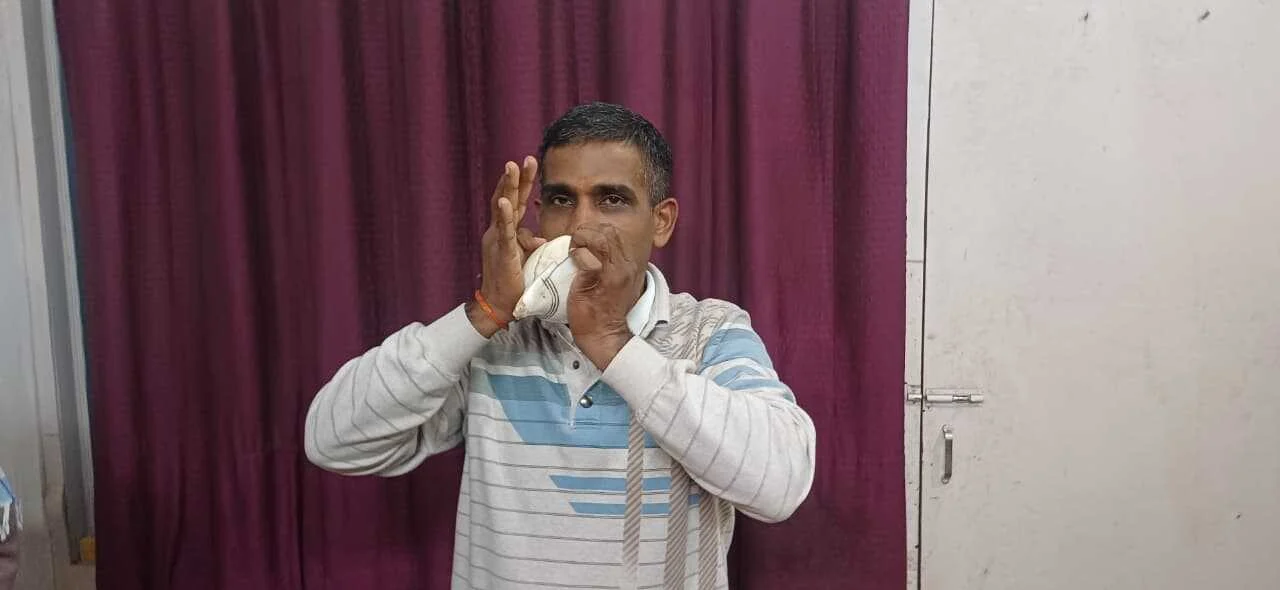 बेगूसराय जिले के बछवाड़ा निवासी नायक सूबेदार शंभू कुमार ने शंख बजाकर बनाया वर्ल्ड रिकॉर्ड 4