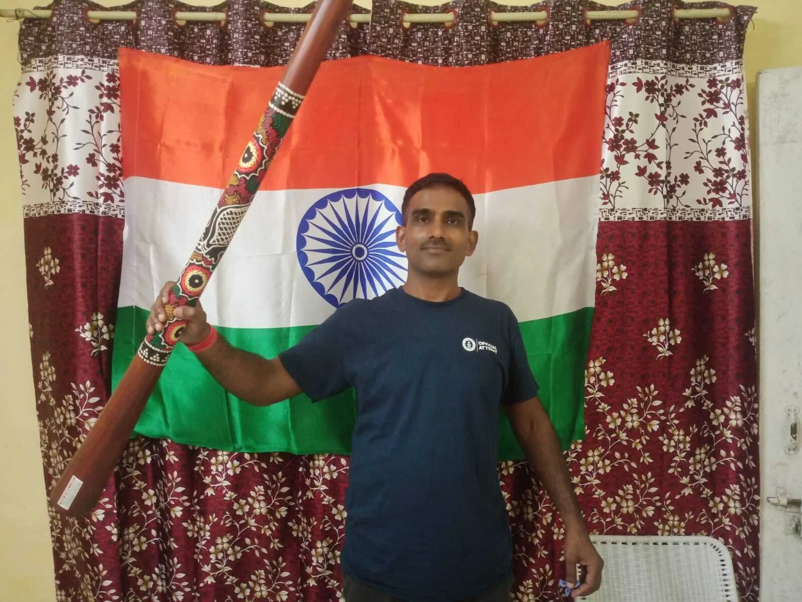 बेगूसराय जिले के बछवाड़ा निवासी नायक सूबेदार शंभू कुमार ने शंख बजाकर बनाया वर्ल्ड रिकॉर्ड 3