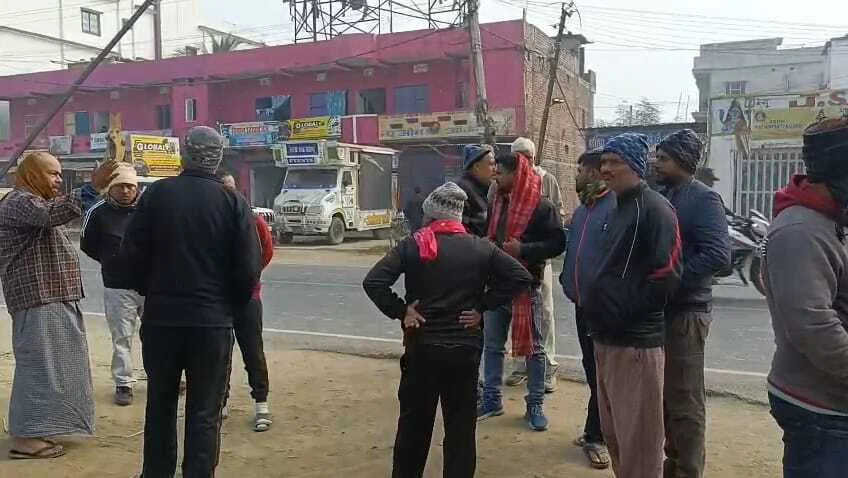 बेगूसराय में 'किडनैपिंग इंडस्ट्री' की वापसी? मोबाइल व्यवसायी लापता, सीसीटीवी में मारपीट करते दिखे बदमाश 14