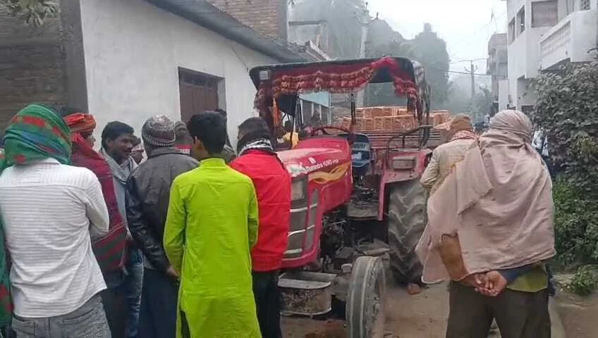 बेगूसराय में ईंट से लदी ट्रैक्टर के चपेट में आने से आठ वर्षीय मासूम की कुचलकर हुई मौत, परिजनों में मचा कोहराम 12