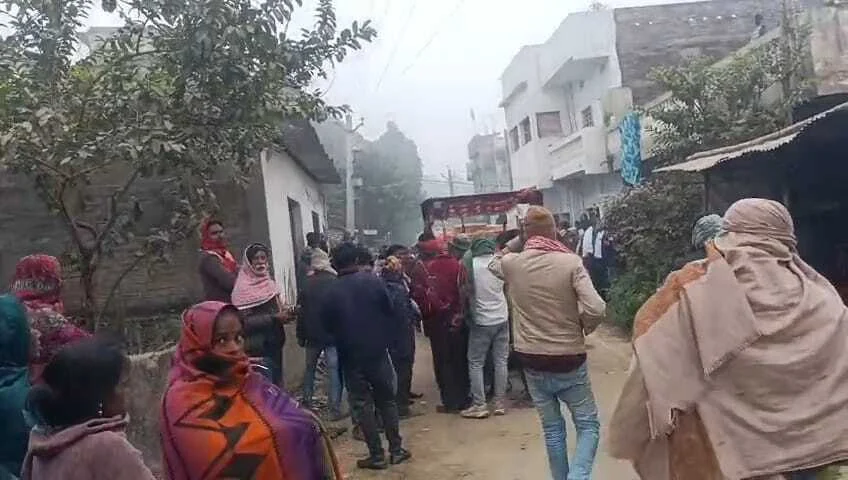 बेगूसराय में ईंट से लदी ट्रैक्टर के चपेट में आने से आठ वर्षीय मासूम की कुचलकर हुई मौत, परिजनों में मचा कोहराम 2