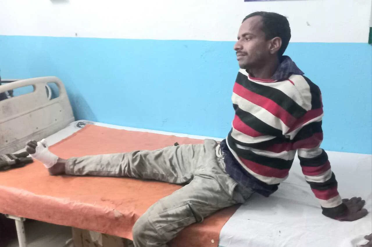 बछवाड़ा के अयोध्या टोल ठाकुरबाड़ी के पास दो बाइकों की सीधी भिड़ंत, तीन लोग घायल, एक की हालत गंभीर 2