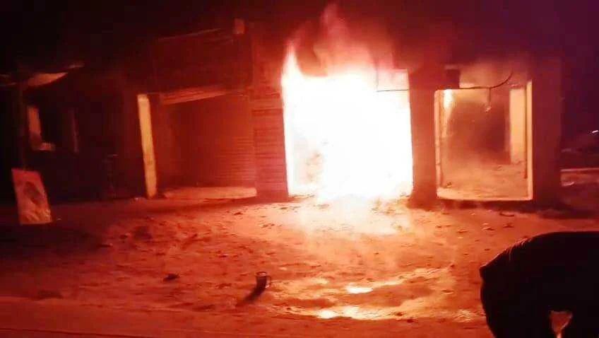 समस्तीपुर: मुस्कान श्रृंगार स्टोर में भीषण आग, 5 लाख से अधिक की संपत्ति जलकर राख 1