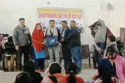 समस्तीपुर: आर.एस. बी इंटर कॉलेज में 'वीर बाल दिवस' का आयोजन, समाजसेवी मनीष यादव ने बच्चों को दी प्रेरणा 27