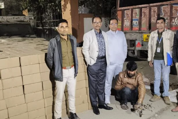 समस्तीपुर में मद्य निषेध विभाग की बड़ी करवाई, एक करोड़ की विदेशी शराब के साथ 12 चक्का ट्रक जब्त 1