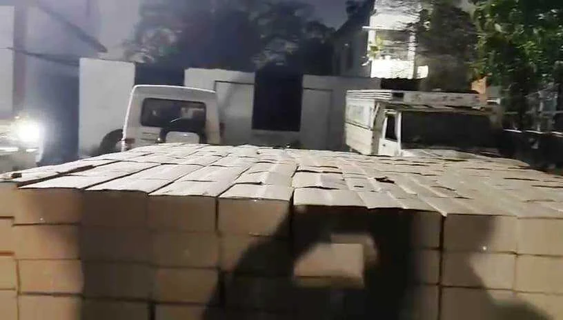 समस्तीपुर में मद्य निषेध विभाग की बड़ी करवाई, एक करोड़ की विदेशी शराब के साथ 12 चक्का ट्रक जब्त 2