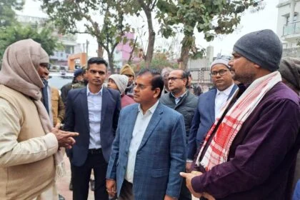 सिमरिया पहुंचे डीएम श्रीकांत शास्त्री: राष्ट्रकवि दिनकर के आवास और पुस्तकालय का लिया जायजा, धरोहरों को सहेजने पर दिया जोर 25