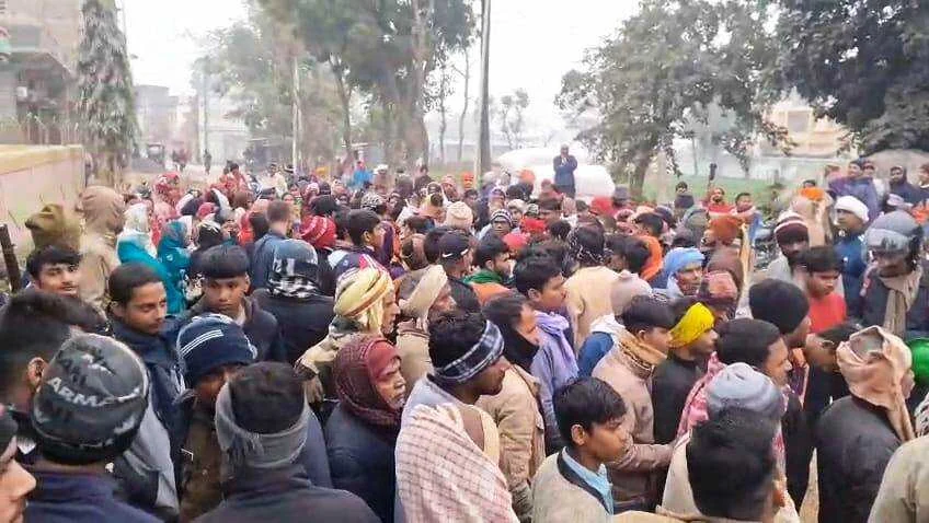 बेगूसराय में प्रशासनिक लापरवाही की बलि चढ़ा मासूम: कोचिंग जा रहे छात्र को बालू लदे ट्रैक्टर ने कुचला, मौके पर ही मौत 4