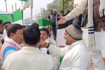 नालंदा: एनडीए जीत के जश्न में विवाद, जदयू कार्यकर्ताओं में जमकर धक्का-मुक्की” सम्मान समारोह बना अखाड़ा 22