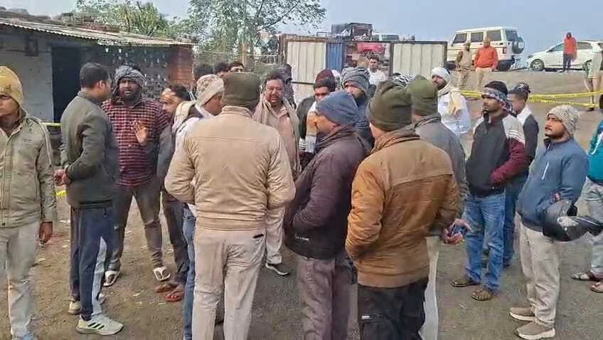 नालंदा: नकाबपोश मोटरसाइकिल बदमाशों ने मिक्चर प्लांट पर किया ताबड़तोड़ गोलीबारी और मारपीट, एक शख्स को लगी गोली, दूसरा मारपीट मे घायल 2