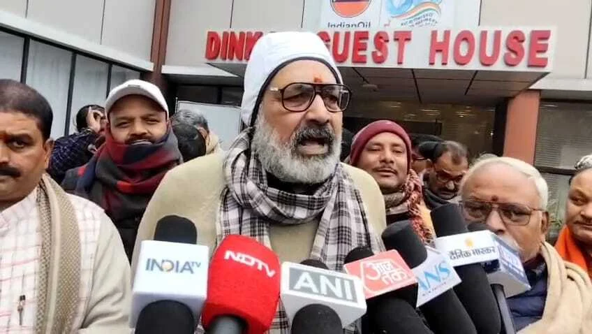 बेगूसराय में गरजे गिरिराज सिंह: "शक्ति प्रदर्शन से नहीं रुकेगा अतिक्रमण हटाओ अभियान, राजस्थान में पुलिस पर पथराव बर्दाश्त नहीं" 11