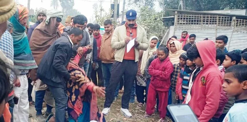 वीरपुर में सनसनी: बिना पोस्टमार्टम किशोर का शव ले जा रही पुलिस को देख मची अफरा-तफरी, परिजनों का रो-रोकर बुरा हाल 1