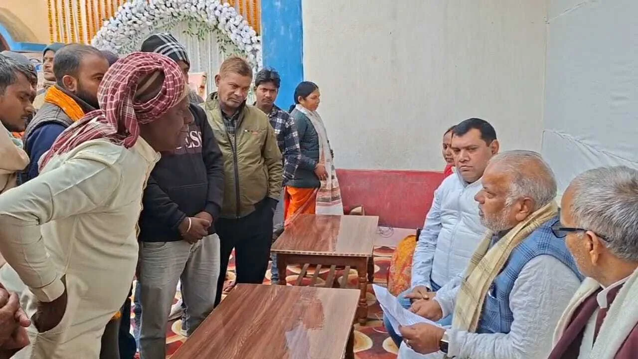 नालंदा पहुंचे मंत्री श्रवण मंत्री कुमार,पूर्व मुखिया रत्नेश कुमार के पुण्यतिथि कार्यक्रम में बोले 2005 के बाद बदला बिहार, नीतीश कुमार का विकास मॉडल देश के लिए मिसाल 3