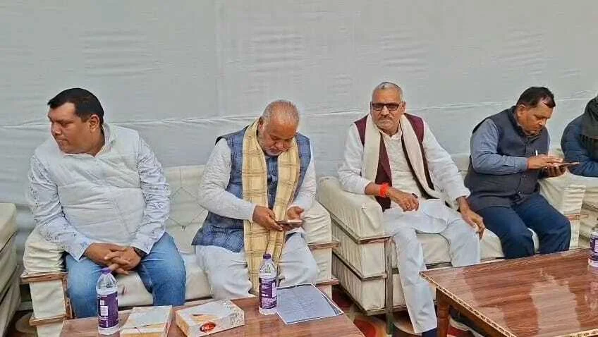 नालंदा पहुंचे मंत्री श्रवण मंत्री कुमार,पूर्व मुखिया रत्नेश कुमार के पुण्यतिथि कार्यक्रम में बोले 2005 के बाद बदला बिहार, नीतीश कुमार का विकास मॉडल देश के लिए मिसाल 2