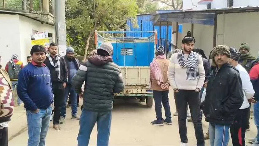 बेगूसराय में 7 दिनों बाद गंडक नदी से मिला मोबाइल दुकानदार सुमित का शव, अपहरण के बाद हुई थी बेरहमी से हत्या 3