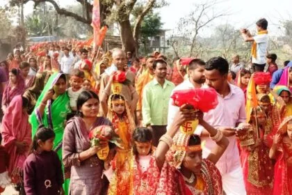 वीरपुर में मां भगवती की प्राण प्रतिष्ठा व अष्टयाम यज्ञ को लेकर निकाली गई भव्य कलश यात्रा 16