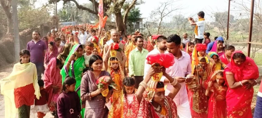 वीरपुर में मां भगवती की प्राण प्रतिष्ठा व अष्टयाम यज्ञ को लेकर निकाली गई भव्य कलश यात्रा 1