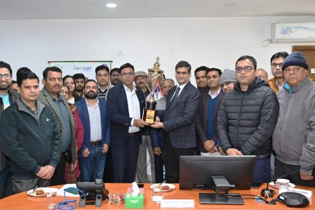 हर्ल बरौनी ने रेल परिवहन के माध्यम से माल ढुलाई में सर्वोत्तम प्रदर्शन कर क्षेत्र में औद्योगिक विकास को गति दी है - अमित सरण 9