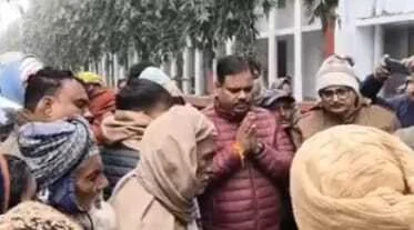 कोहरे का कहर: ससुराल से काम पर लौट रहे युवक की सड़क हादसे में मौत, टेम्पो और बाइक की टक्कर 2