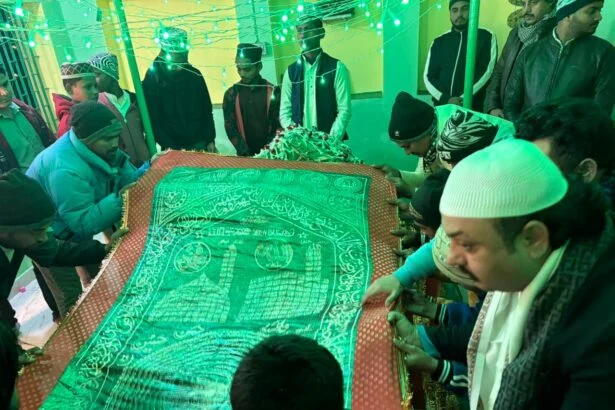 देवना इंडस्ट्रियल एरिया में अजगैबी पीर बाबा के मजारशरीफ हिन्दू मुस्लिम एकता का प्रतीक है - मो मासूम खान 9