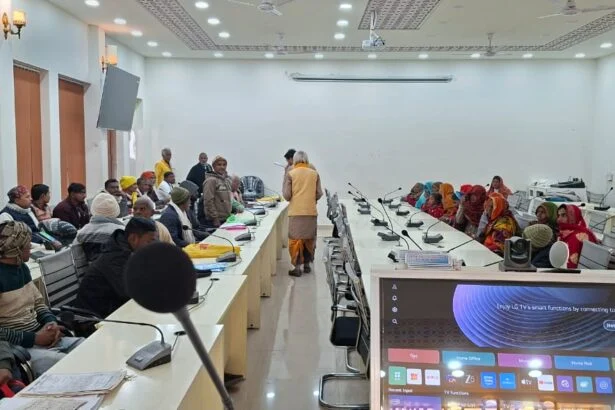 बेगूसराय: जिला भू-अर्जन पदाधिकारी ने सुनीं रैयतों की आपत्तियां, अभिलेखों की जांच के बाद त्वरित कार्रवाई के आदेश 1