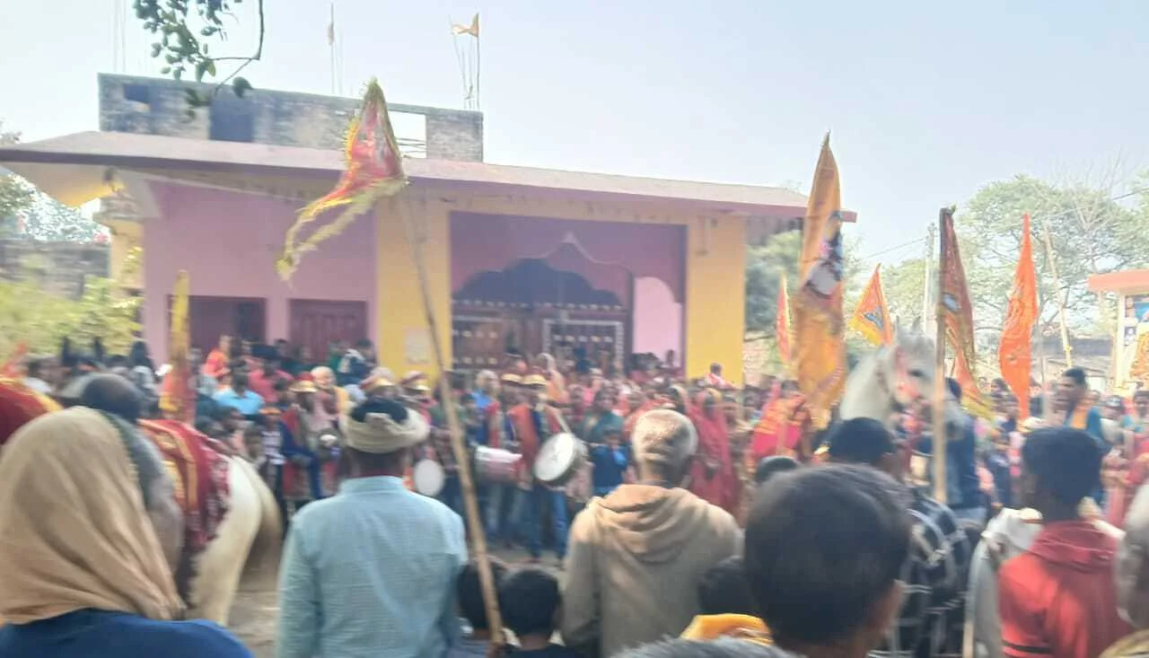 पर्रा में श्रीमद देवी भागवत महापुराण कथा को लेकर निकाली गई भव्य कलश शोभा यात्रा 2