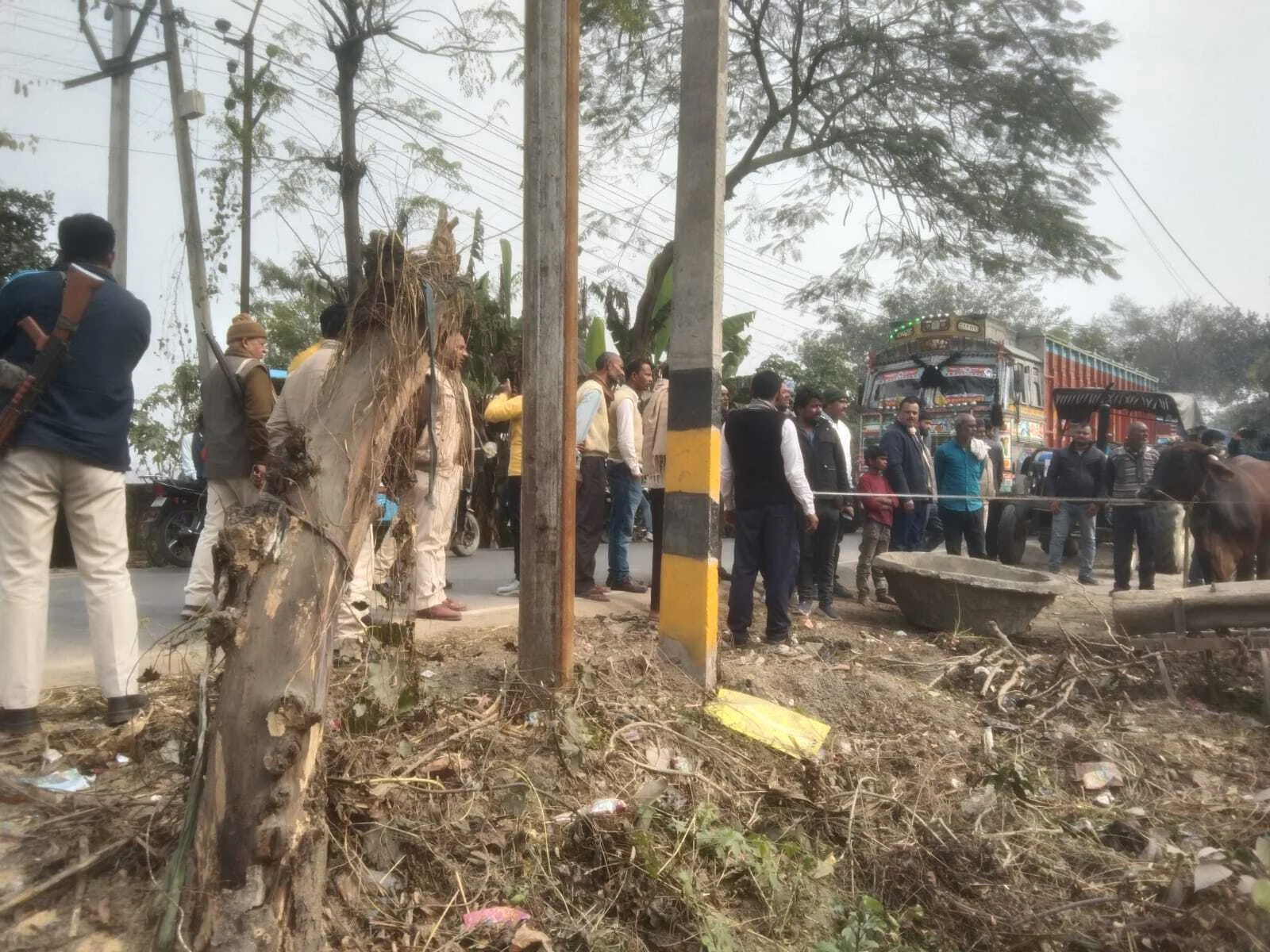 सड़क सुरक्षा को लेकर जिला प्रशासन सख्त, बरौनी में अतिक्रमण पर चला बुलडोजर, हवासपुर चौक तक साफ हुई सड़कें 3