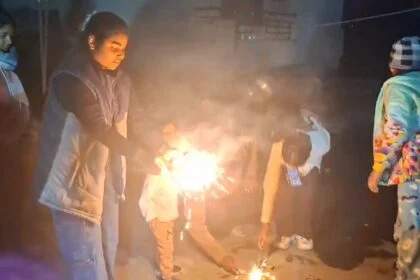 नववर्ष को लेकर देर रात तक लोगों ने की मस्ती, आतिशबाजी कर नव वर्ष 2026 का किया स्वागत 24