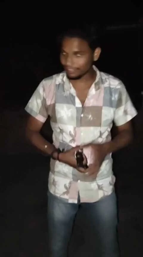 बेगूसराय के बखरी में 'रील' के चक्कर में 'रियल' जेल, ससुराल में कट्टा लहराते दामाद का वीडियो वायरल, पुलिस ने दबोचा 4