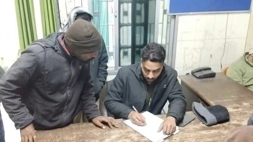 समस्तीपुर: बूढ़ी गंडक पुल के पास संदिग्ध स्थिति में मिला युवक का शव, इलाके में फैली सनसनी 3