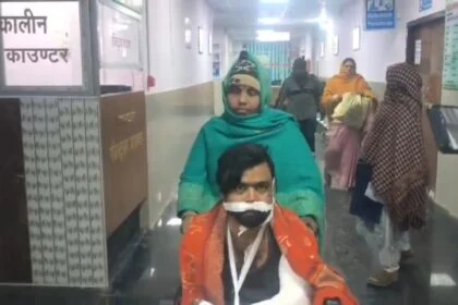 बेगूसराय में बेखौफ अपराधियों ने एक युवक का अपहरण कर तीन गोलियां मारीं, मरा हुआ समझ कर सड़क किनारे फेंका 15