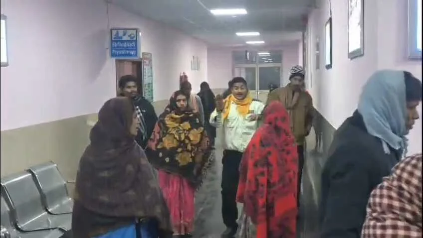 बेगूसराय में तेज रफ्तार हाईवा ट्रक ने तीन लोगों को कुचला, तीनो गंभीर रूप से घायल 3