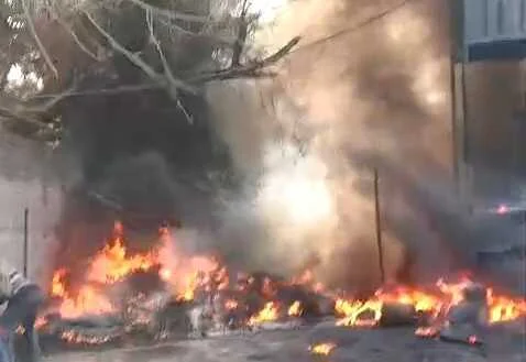 समस्तीपुर में सिलेंडर फैक्ट्री की यूनिट में लगी आग, दमकल की गाड़ियों ने पाया काबू 5